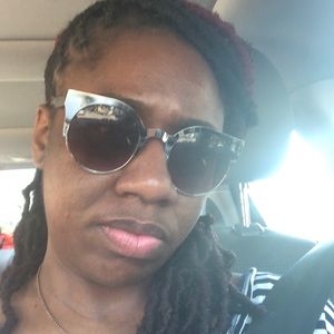 Meet your Posher, Onica